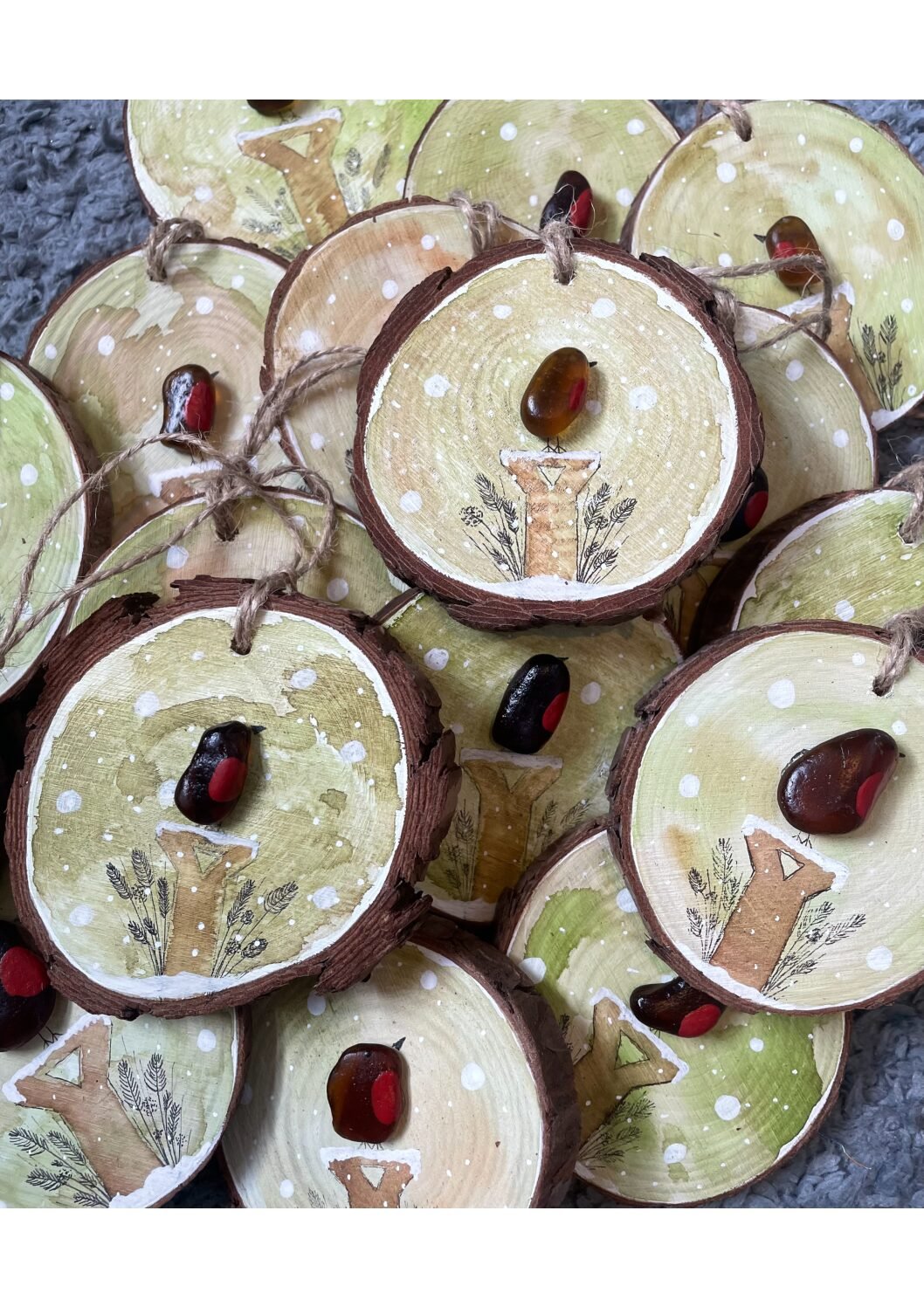 Christmas Sea Glass Robin On Spade Chunky Wood Hanging